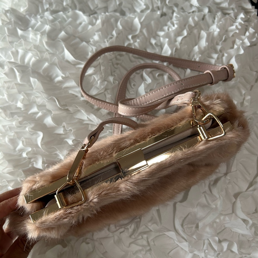 URBAN EXPRESSIONS • Faux Fur Mauve/Pink Bag • Small • - Picture 3 of 7